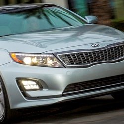 Bemutatták az átdolgozott Kia Optima Hybridet