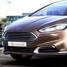 Párizsban debütált az új Ford S-Max