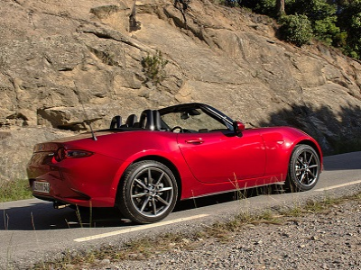 Fellélegezhetnek a Mazda MX-5 rajongói