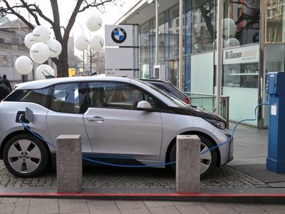 Elektromos BMW-k: „legyen elég 1000 kilométer”