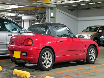 Élesedik a japán „roadster-belharc”